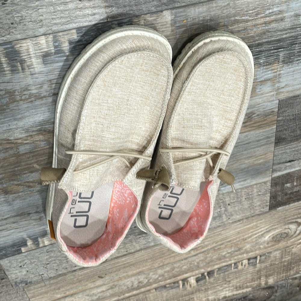 Youth hey dudes size 5